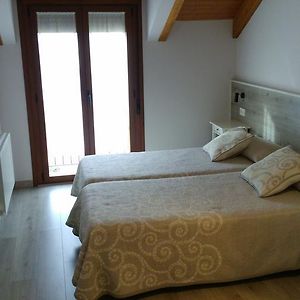 Habitación con 2 Camas Individuales